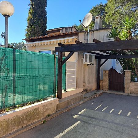 Maisonnette Au Milieu Des Pins Mougins Exterior photo